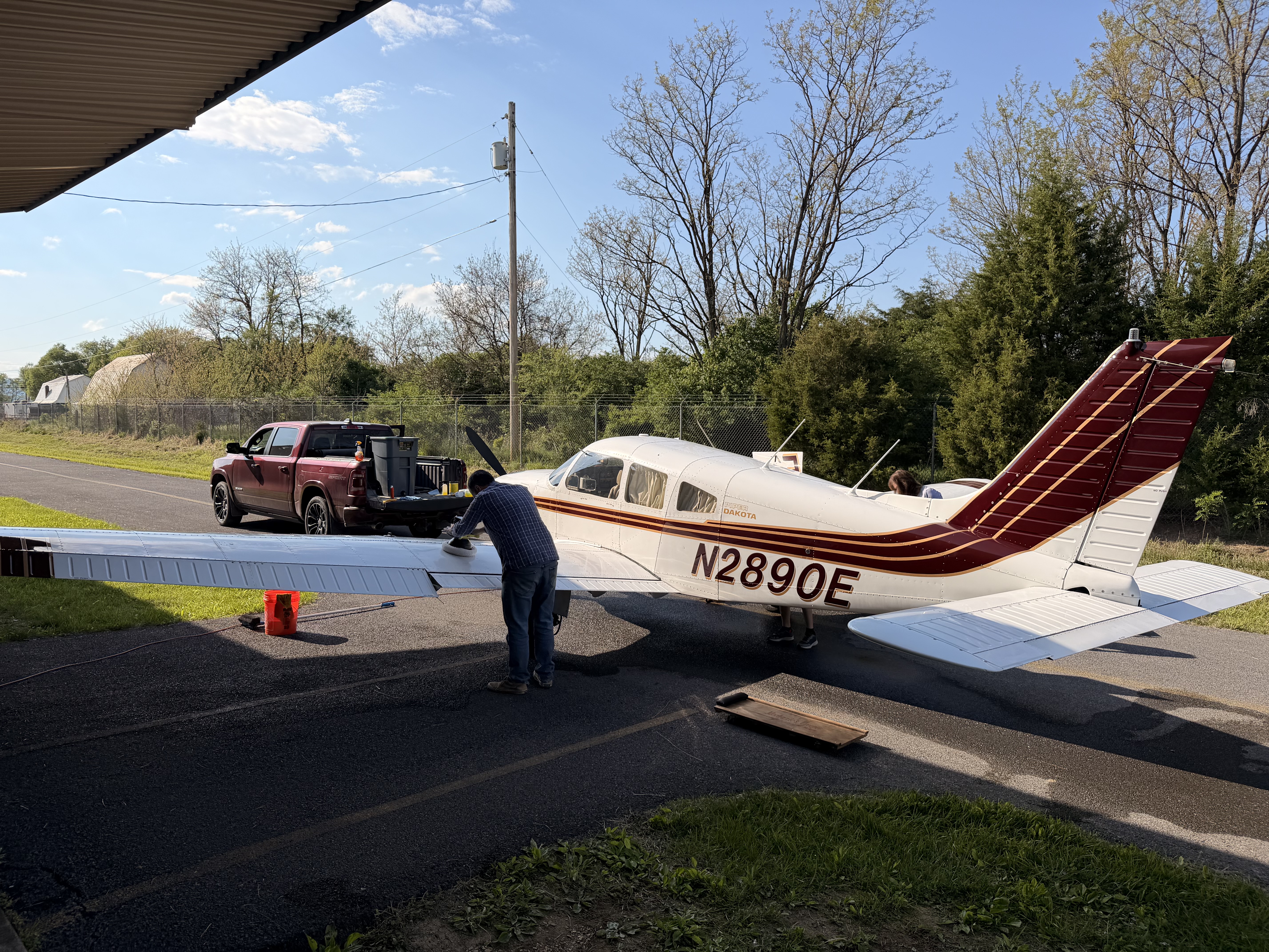 The club's Piper Dakota, N2890E